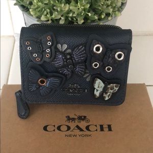 NWOT. Coach Wallet and wristlet, comes with box.